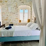 Apartment Santa Maria Traditional Stone