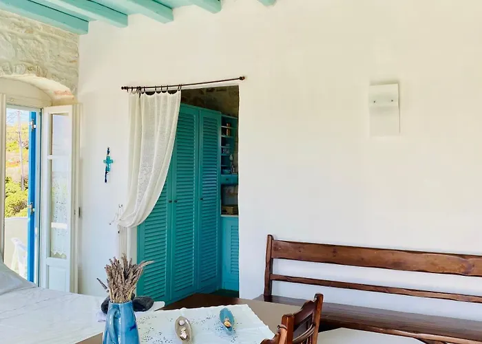 Santa Maria Traditional Stone * Santa Maria (Paros)